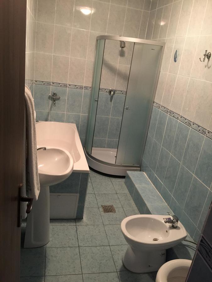 Hotel Rares 보토샤니 외부 사진