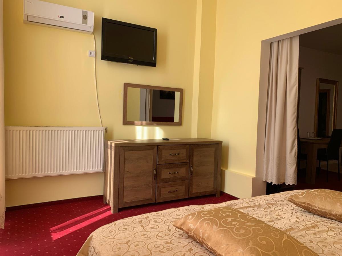 Hotel Rares 보토샤니 외부 사진