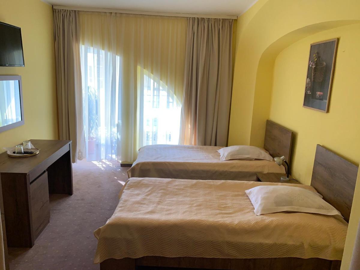 Hotel Rares 보토샤니 외부 사진